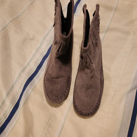 Ladys suede 9.5 wide boots - Picture 1 of 6